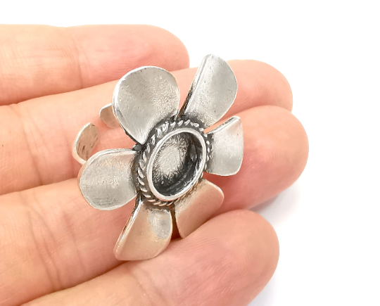 Daisy Flower Silver Ring Blanks Settings, Cabochon Mounting, Adjustable Resin Ring Base Bezels, Antique Silver Plated Brass (10mm) G28266