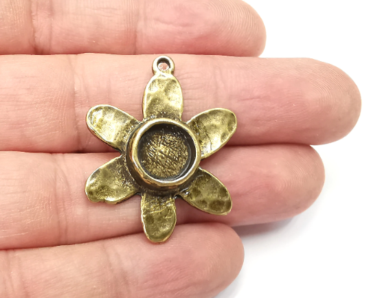 Flower Pendant Bezel, Resin Blank, inlay Mounting, Mosaic Frame Cabochon Base Dry Flower Setting, Antique Bronze Plated 10mm bezel G28946