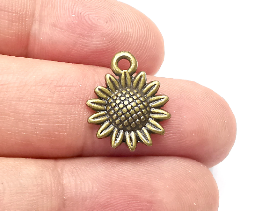 Sunflower Charms Daisy Flower Round Charms Antique Bronze Plated Charms (18x15mm) G28288