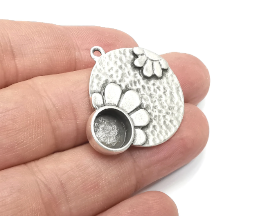 Flower Pendant Bezel, Resin Blank, inlay Mounting, Mosaic Frame Cabochon Base Dry Flower Setting, Antique Silver Plated 10mm bezel G28998