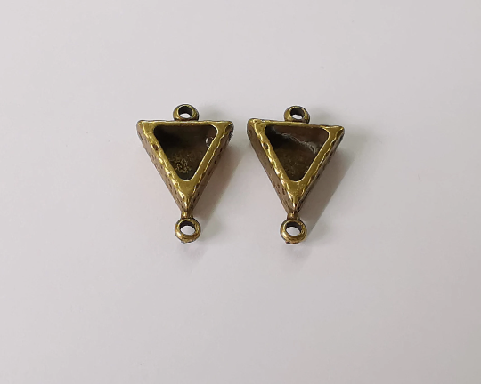 4 Triangle connector base resin pendant blank inlay mosaic blank bezel setting mountings Antique bronze plated (9x9mm blank) G26001