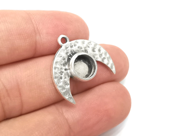 Crescent Pendant Base Blank Bezel, Resin Mosaic Mountings, Antique Silver Plated ( 8 mm Inner Size) G28440