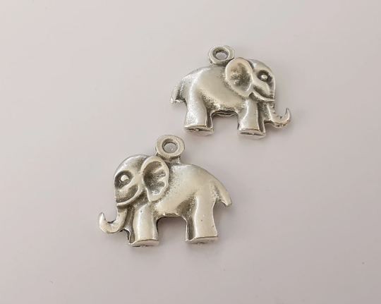 2 Elephant charm (Double sided) Antique silver plated charms (28x25mm) G25990