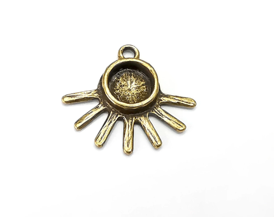 Sun Pendant Bezel, Resin Blank, inlay Mounting, Mosaic Frame Cabochon Base Dry Flower Setting, Antique Bronze Plated 8mm bezel G28913