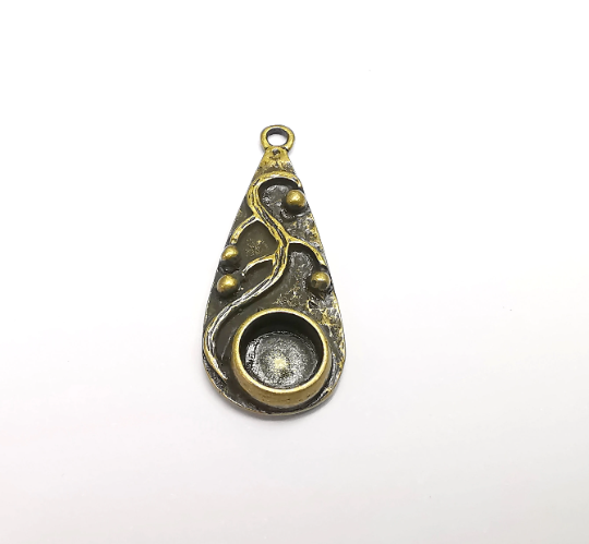 Antique Bronze Charms Pendant Bezel, Resin Blank, inlay Mounting, Mosaic Frame Cabochon Base, Antique Bronze Plated (8mm) G29585
