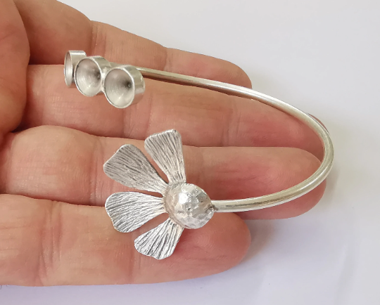 Flower wire bracelet cuff blank bezel Glass cabochon base Adjustable antique silver plated brass (8mm ) G25065