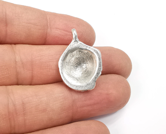 Shell Charms, Dome Charms, Antique Silver Plated (26x17mm) G29537