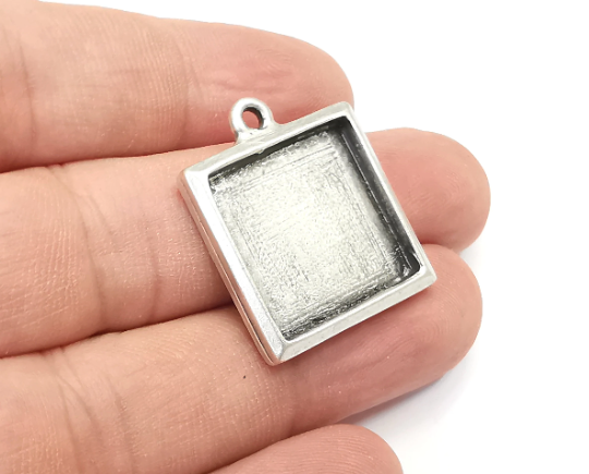 Square Pendant Bezel, Resin Blank, inlay Mountings, Mosaic Frame, Cabochon Bases, Dry Flower Settings, Antique Silver Plated (19mm) G28794