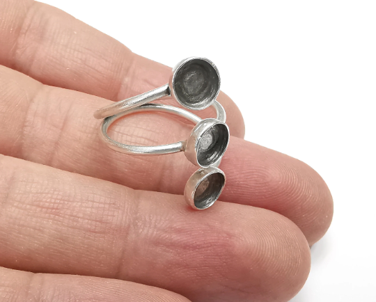 Wrap Ring Blank Setting, Cabochon Mounting, Adjustable Resin Ring Base Bezels, Antique Silver Plated (6mm) G28992