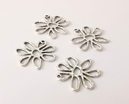 5 Flower charms Antique silver plated charms (24x24mm) G24494