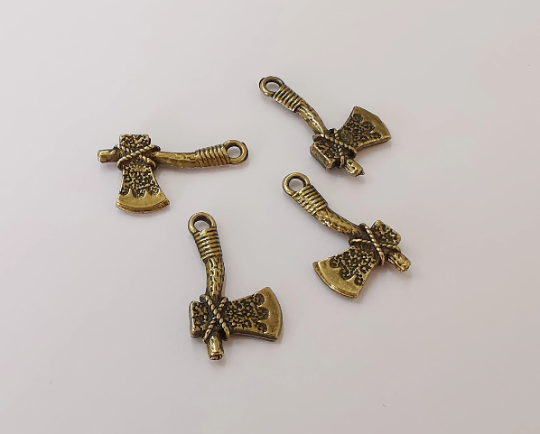 10 Axe charms Double sided Antique bronze plated charms (22x12mm) G25588