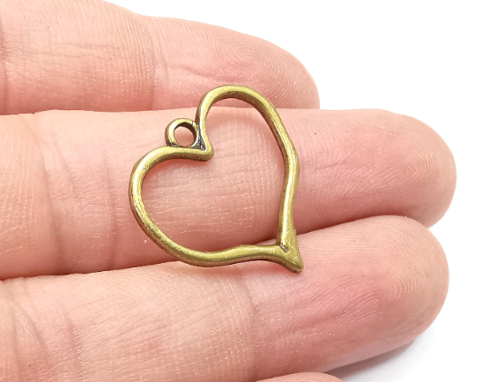 5 Heart Charms, Antique Bronze Plated Charms (23x23mm) G28960