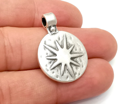 Round Sun Charms, Antique Silver Plated Charms (31x22mm) G28740