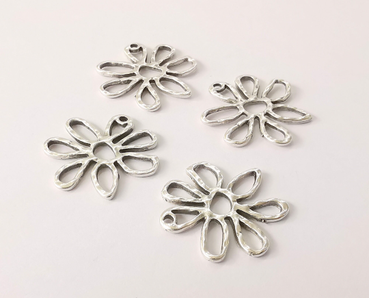 5 Flower charms Antique silver plated charms (24x24mm) G24494