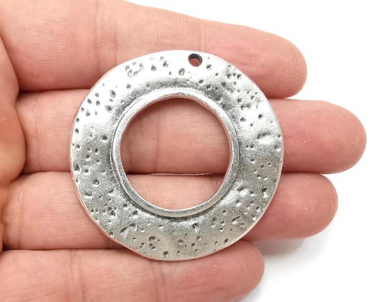 Round Hammered Charms, Antique Silver Plated Findings (47mm) G28760