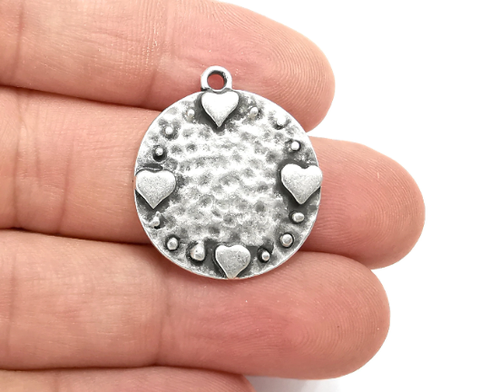 Heart Charms Hammered Disc Pendant Antique Silver Plated (28x25mm) G28485