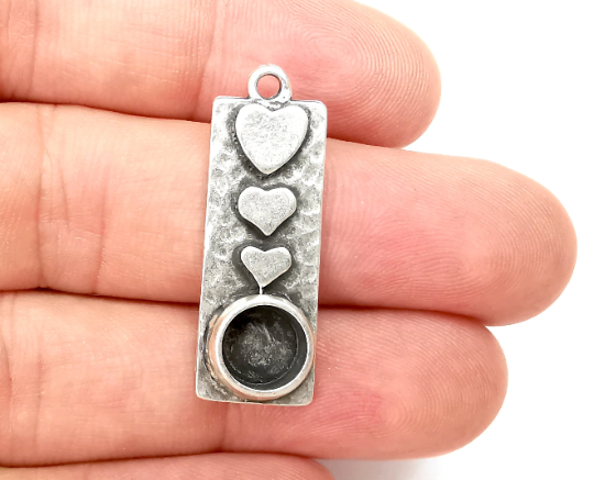 Heart Charms Pendant Bezels, Resin Blank, inlay Mountings, Mosaic Frame, Cabochon Bases, Flower Settings Antique Silver Plated (8mm) G28450