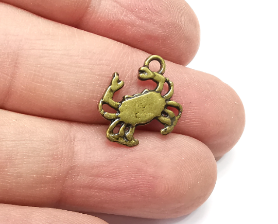 5 Crab Charms, Sea Charms, Antique Bronze Plated (15x14mm) G29359