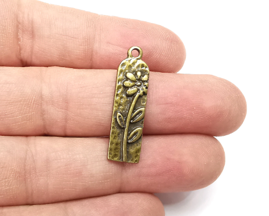 Flower Charms, Daisy Charms, Antique Bronze Plated (32x9mm) G29357