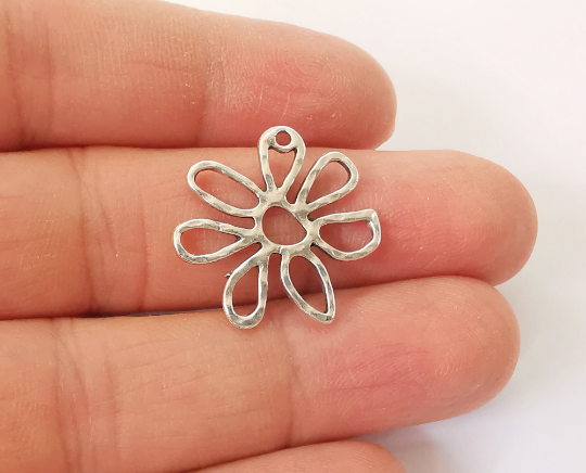 5 Flower charms Antique silver plated charms (24x24mm) G24494