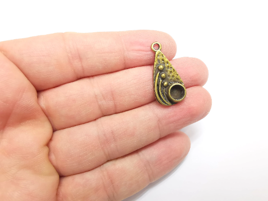 Antique Bronze Charms Pendant Bezel, Resin Blank, inlay Mounting, Mosaic Frame Cabochon Base, Antique Bronze Plated (8mm) G29595