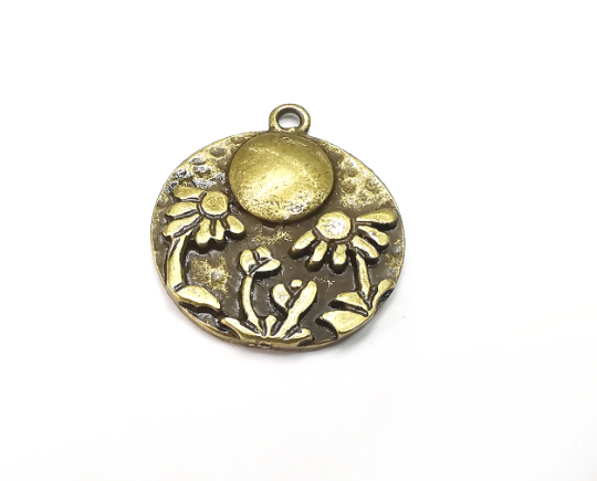 Daisy Flower Leaf Charms, Moon Hammered Disc Pendant Antique Bronze Plated (28x24mm) G29362