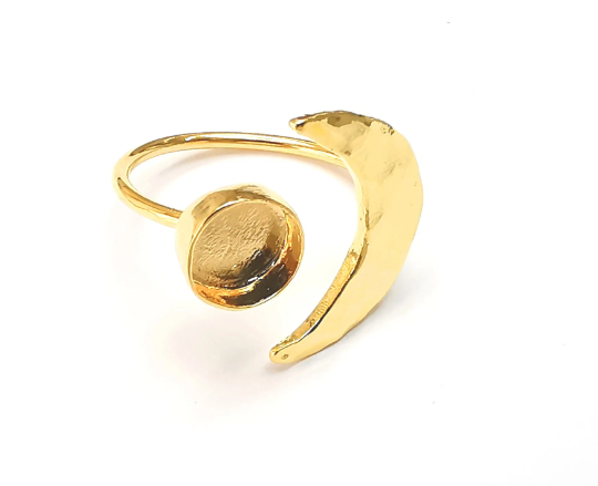 Crescent Moon Hammered Ring Blank Base Bezel Settings Cabochon Base Mountings Adjustable , Shiny Gold Plated Brass (8mm Blank) G28200
