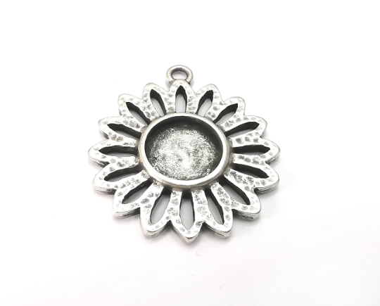 Flower Charms Pendant Bezels, Resin Blank, inlay Mountings, Mosaic Frame, Cabochon Bases Flower Settings Antique Silver Plated (12mm) G28452