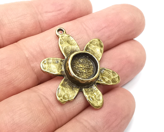 Flower Pendant Bezel, Resin Blank, inlay Mounting, Mosaic Frame Cabochon Base Dry Flower Setting, Antique Bronze Plated 10mm bezel G28946