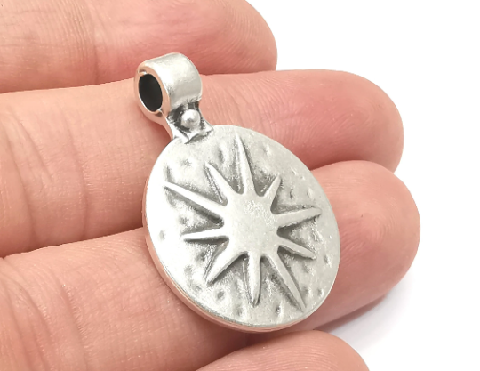 Round Sun Charms, Antique Silver Plated Charms (31x22mm) G28740