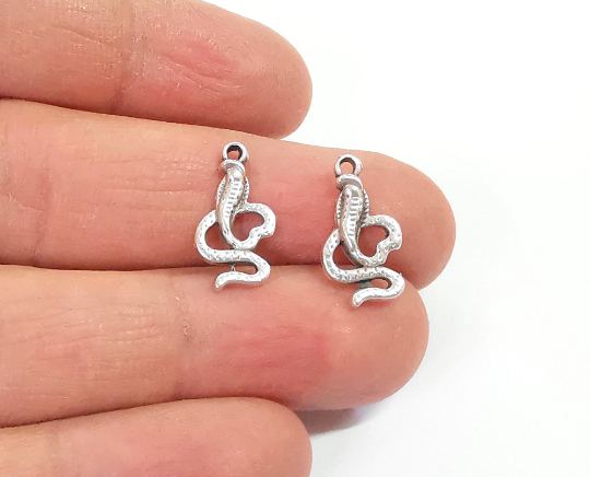 10 Snake cobra charms Antique silver plated charms (18x9mm) G24439