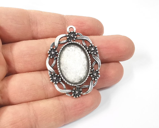 2 Flowers frame pendant blank bezel Antique silver plated pendant (45x33mm) (25x18mm Blank Size)  G24131