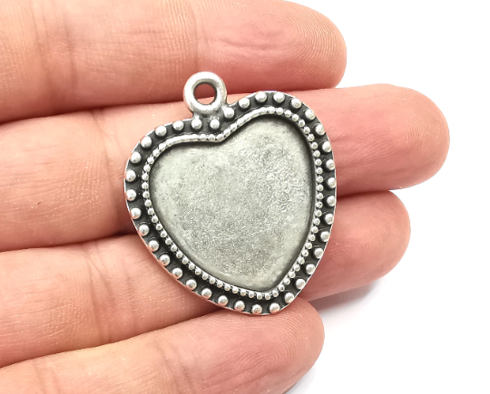 Heart Pendant Bezel, Resin Blank, inlay Mountings, Mosaic Frame, Cabochon Bases, Dry Flower Settings, Antique Silver Plated (25x23mm) G28793