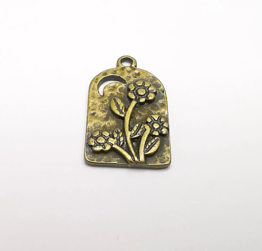 Flowers Charms Hammered Pendant Antique Bronze Plated (27x16mm) G29508
