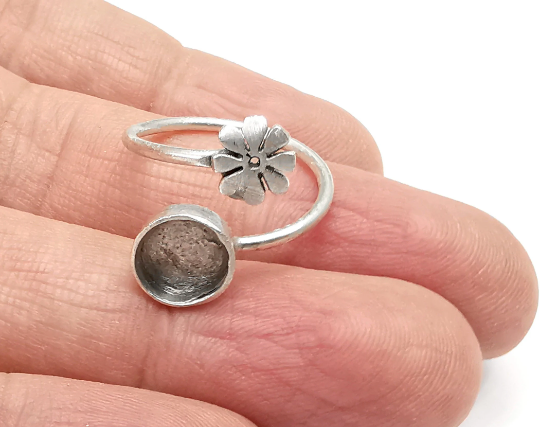 Flower Silver Round Ring Blank Base Bezel Settings Cabochon Mountings Adjustable , Antique Silver Plated Brass (8mm blank) G24175