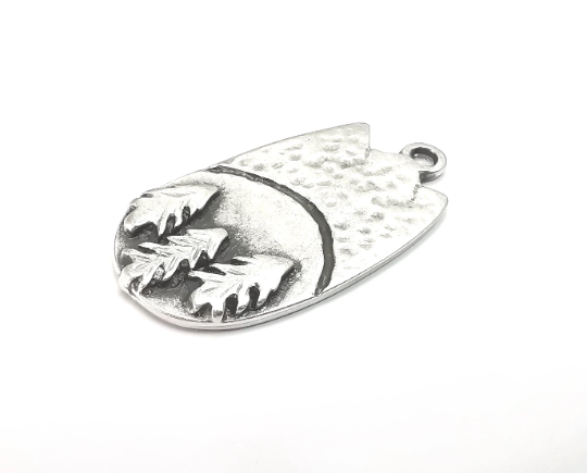 Trees Hill Charms, Hammered Pendant, Antique Silver Plated (32x17mm) G28490