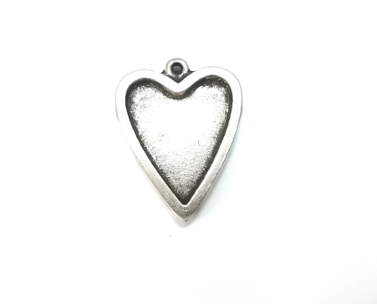 Heart Pendant Bezels, Resin Blank, inlay Mountings, Mosaic Frame, Cabochon Bases, Dry Flower Settings, Antique Silver Plated (21x17mm)G28442