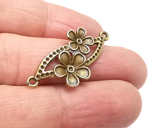 2 Flower Connector Charms, Dangle Pendant, Earring Charms, Jewelry Findings, Antique Bronze Plated (36x17mm) G29515