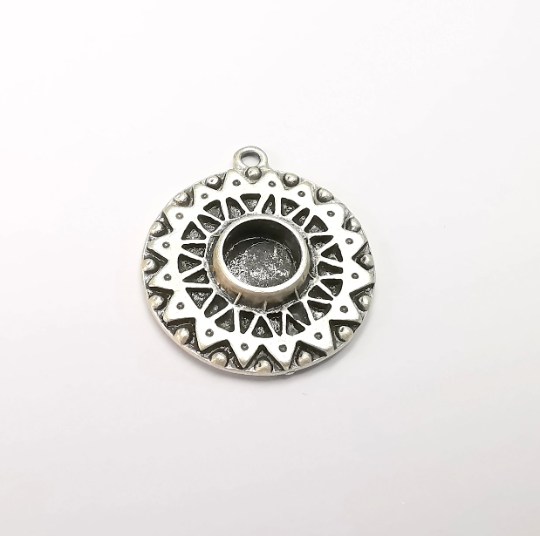 Antique Silver Charms Pendant Bezel, Resin Blank, inlay Mounting, Mosaic Frame Cabochon Base, Antique Silver Plated (8mm) G29331