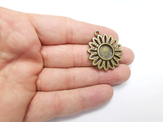 Flower Charms Pendant Bezels, Resin Blank, inlay Mountings, Mosaic Frame, Cabochon Bases Flower Settings Antique Bronze Plated (12mm) G29380