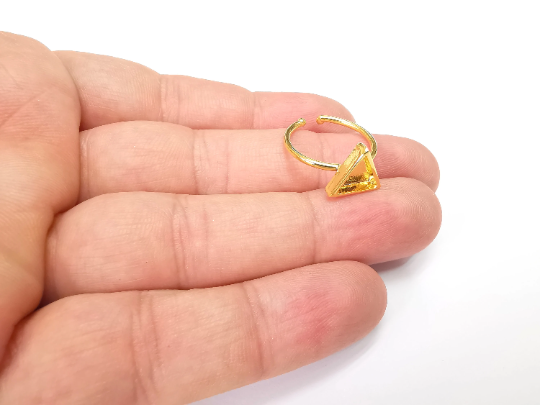 Triangle Shiny Gold Ring Bezels Settings Resin Backs Cabochon Mounting Gold Plated Brass Adjustable Ring Base (8mm blank) G28944