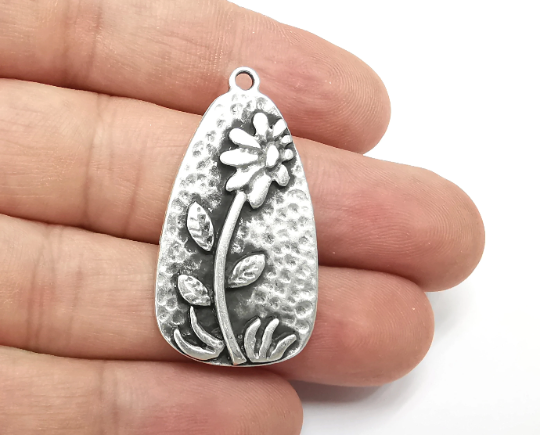 Flower Charms Hammered Pendant Antique Silver Plated (41x22mm) G28489