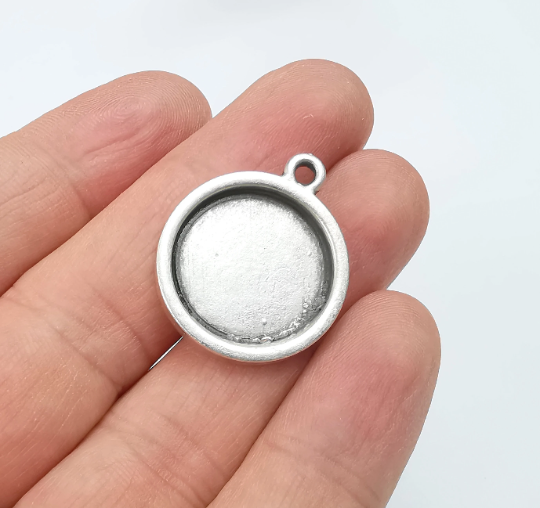 Round Pendant Blank Bezel Resin Mosaic Mountings Antique Silver Plated Charms (29x24mm)( 20 mm Bezel Inner Size) G29524