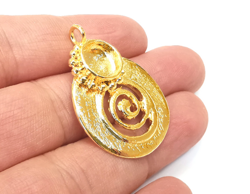 Swirl Round Disc Charms Pendant Blank Shiny Gold Plated Pendant Brass (39x28mm) (10mm Blank Size) G28050