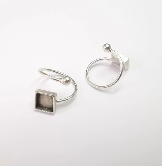 Wrap Ball Ring Blank Setting, Square Cabochon Mounting, Adjustable Resin Ring Base Bezels, Antique Silver Plated (8mm) G29541