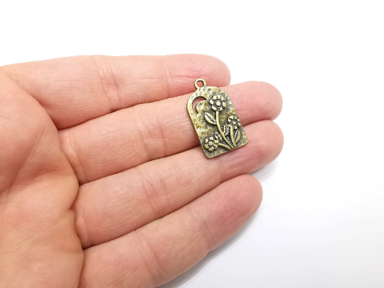 Flowers Charms Hammered Pendant Antique Bronze Plated (27x16mm) G29508