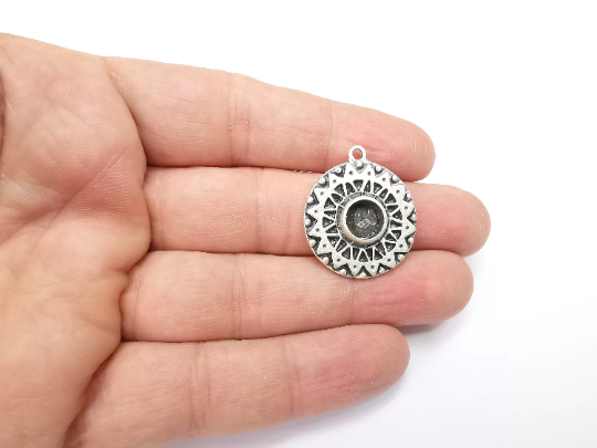 Antique Silver Charms Pendant Bezel, Resin Blank, inlay Mounting, Mosaic Frame Cabochon Base, Antique Silver Plated (8mm) G29331
