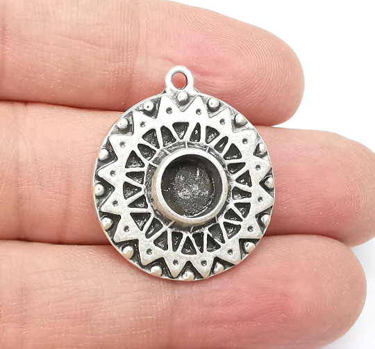 Antique Silver Charms Pendant Bezel, Resin Blank, inlay Mounting, Mosaic Frame Cabochon Base, Antique Silver Plated (8mm) G29331