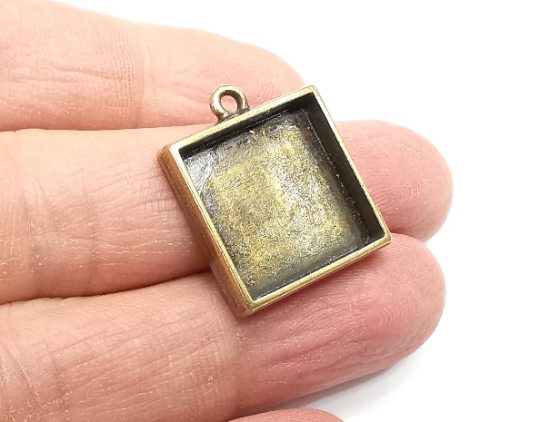 2 Square Pendant Blanks, Resin Bezel Bases, Mosaic Mountings, Dry flower Frame, Polymer Clay base, Antique Bronze Plated (18mm) G33104