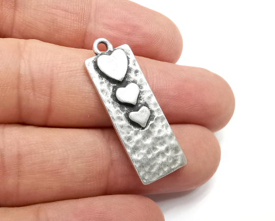 Heart Charms Hammered Rectangle Pendant Antique Silver Plated (34x12mm) G28488